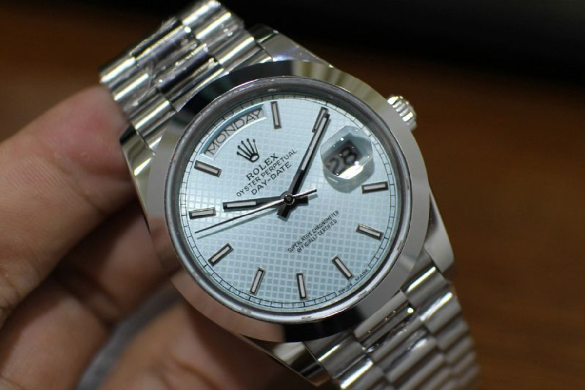 Rolex Replica vs real